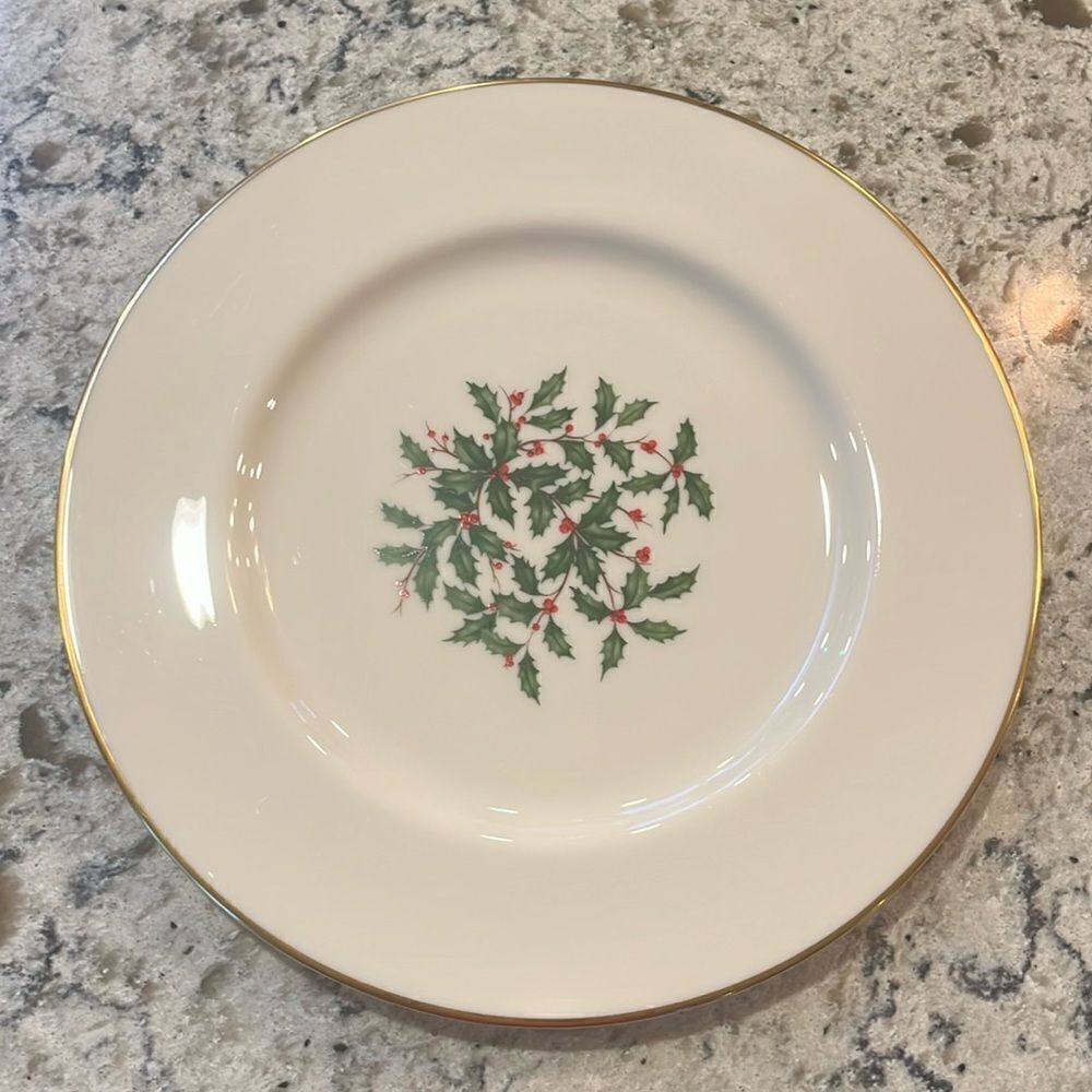A- Lenox Special Dinner Plate Holly & Berries w/ Gold Trim 10 1/2” set 2 plates